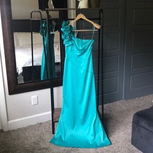 Jessica Simpson Davids Bridal homecoming prom gown